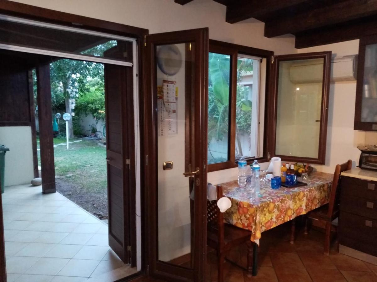 Brezza Di Mare Appartamento In Villa Con Giardino E Spiaggia ,Casa Vacanze Al Mare Quartu SantʼElena Exterior foto